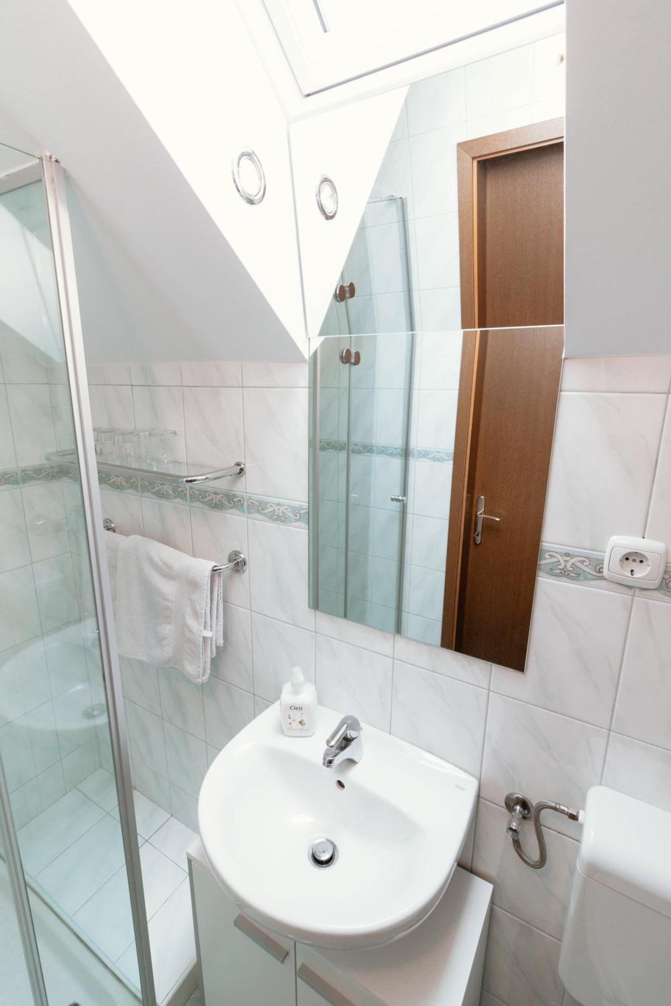 Apartments & Rooms Malej Bohinj Rom bilde